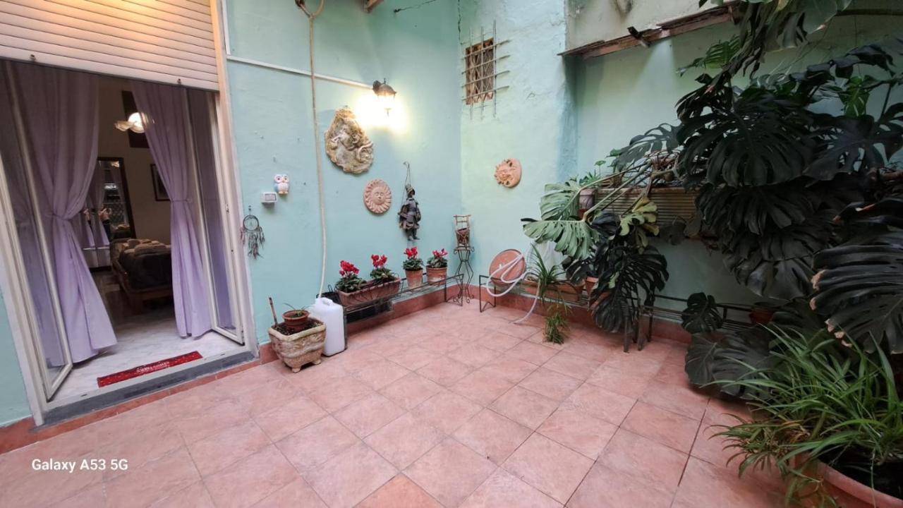 Aurora E Dad Naples Center B&B Kültér fotó